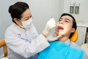 Pembersihan Karang Gigi dan Pemeriksaan Gigi 1x di Klinik Gigi Dewi