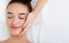 Micro Crystal + Oxy Facial di Infinite Clinincs