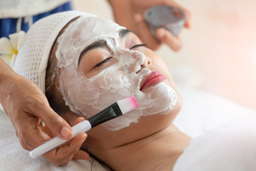 Micro Crystal + Facial Basic di Infinite Clinics