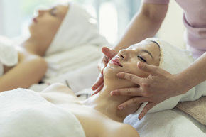 Oxy Facial + Serum di Infinite Clinics