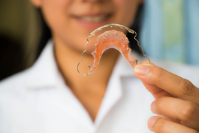 Retainer Hawley per Rahang 1x di Dentistique Clinic