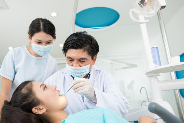 Pembersihan Karang Gigi + Polishing 1x di Fre DentalCare