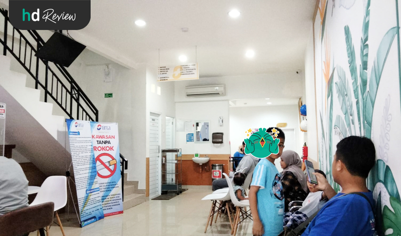 Ruang tunggu di Tirta Medical Center