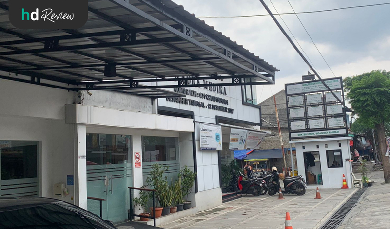 Parkiran Klinik Naura Medika Parkiran Klinik Naura Medika