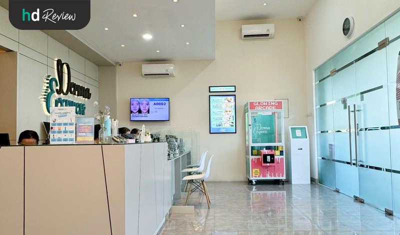 Resepsionis dan ruang tunggu di Derma Express Resepsionis dan ruang tunggu di Derma Express