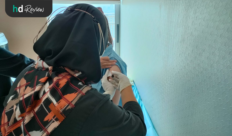 Proses vaksinasi HPV di Devone Clinic Proses vaksinasi HPV di Devone Clinic