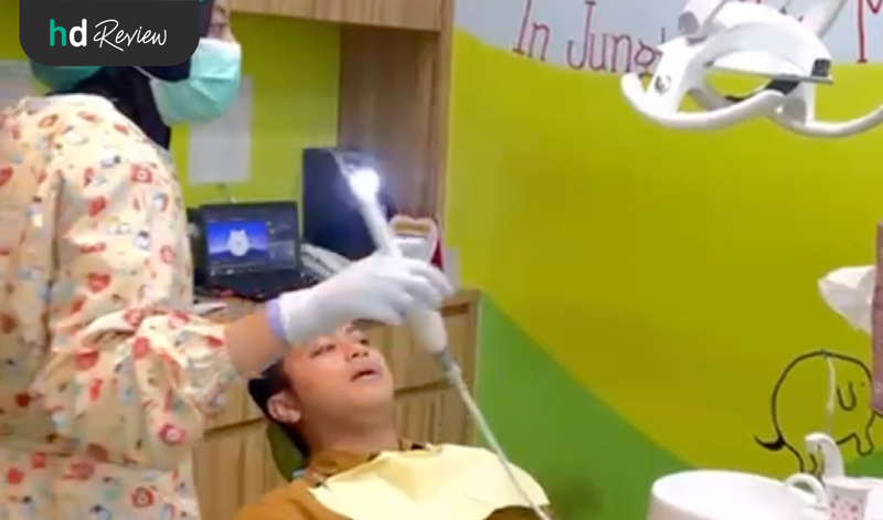 proses scaling gigi di Medikids